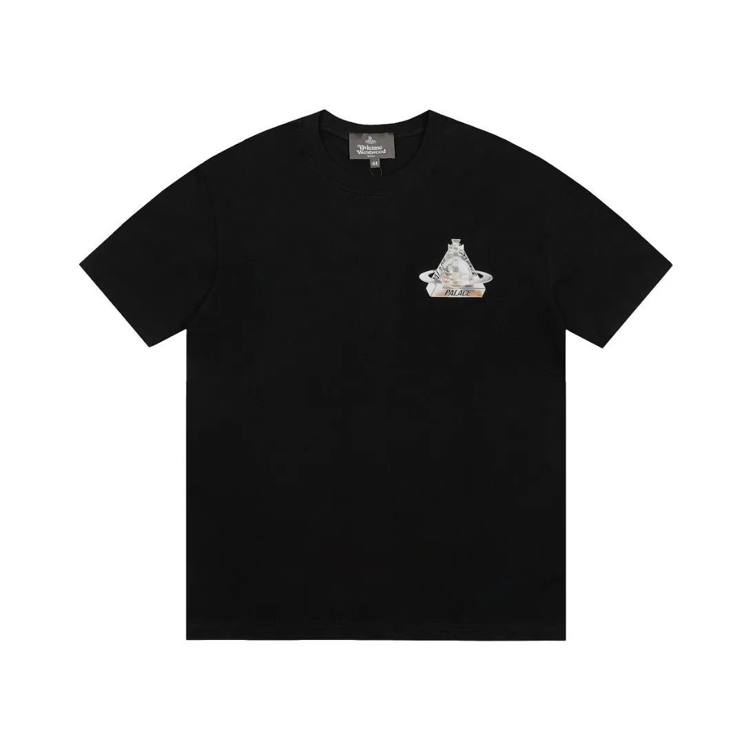 VIVI 139# "Exclusive style" vivienne west wood Queen Mother Vivienne Saturn logo printed short sleeves. The new fabrics have been machine washed at high temperature + water twice. The only one in the entire network that achieves 0 shrinkage. The Solona thread is arranged. The threaded neckline does not deform. It is tight and dense. Welcome to compare. The entire series of correct accessories. Every detail is completely restored and can be stretched directly.